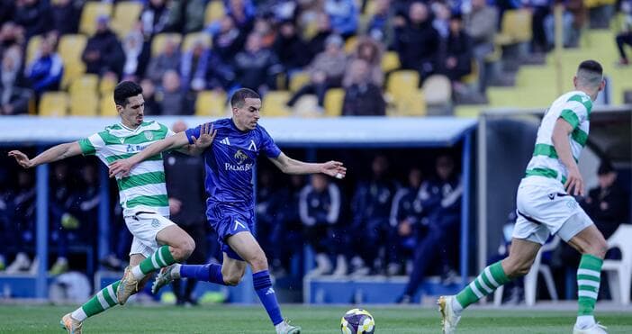 Левски триумфира над Черно море в битка за българския футбол