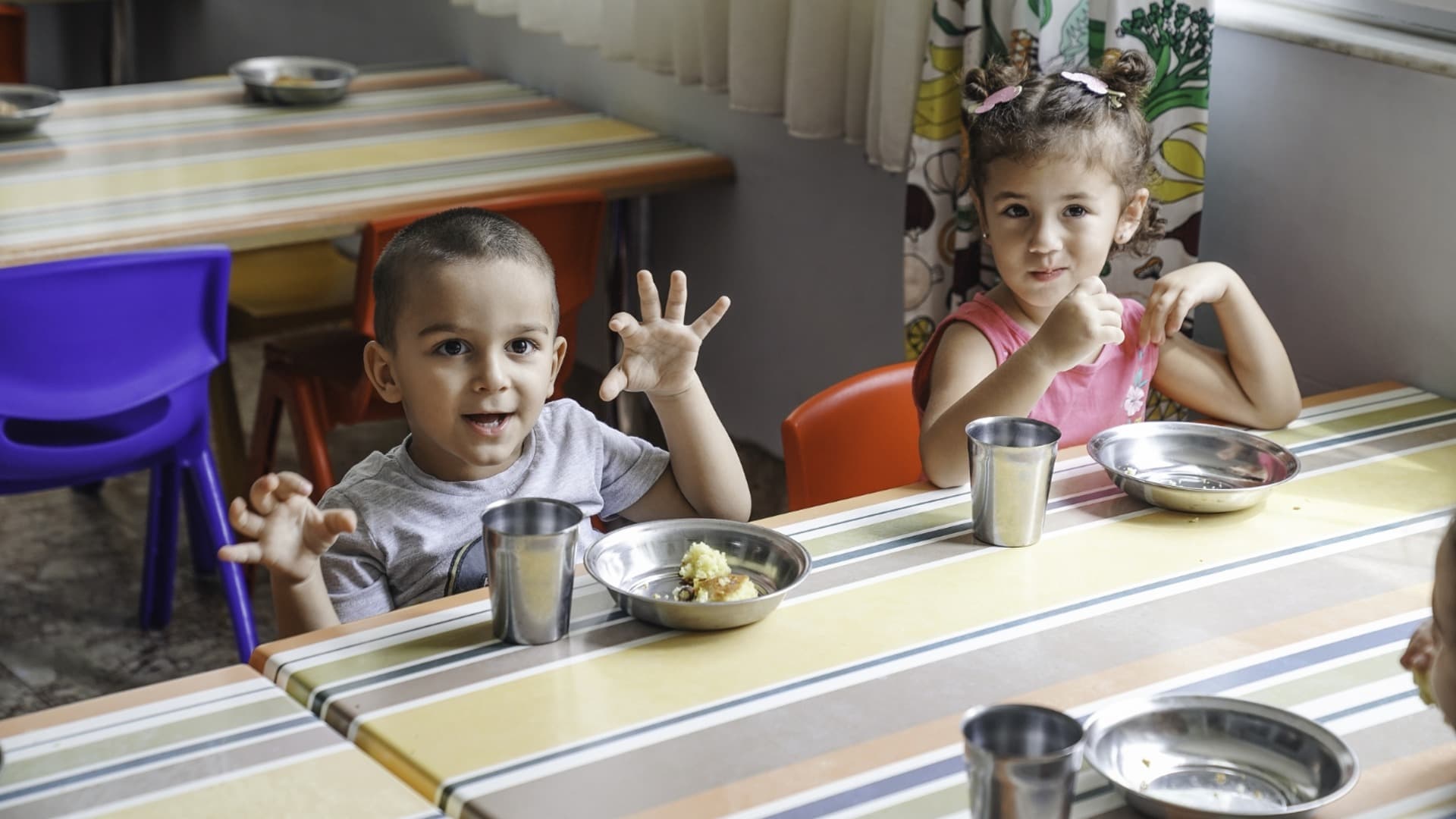 Атака срещу българското семейство! Централизация на детското хранене